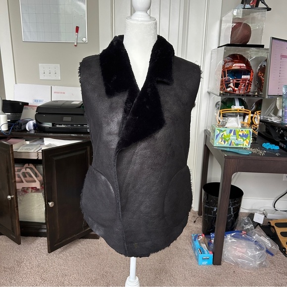 FC Jeans Black Faux Leather Faux Fur Vest Size 4 - Picture 5 of 8